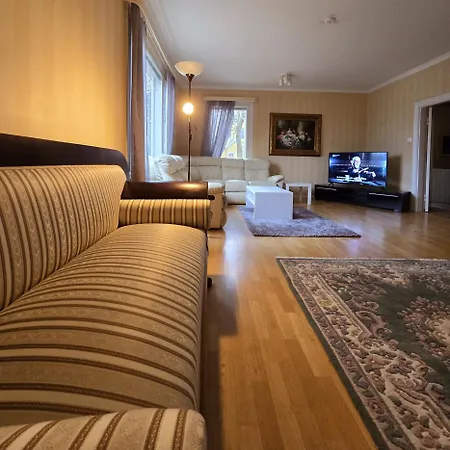 Huoneisto Room's House 9 200m2 *