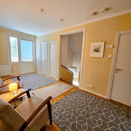 Room's House 9 200m2